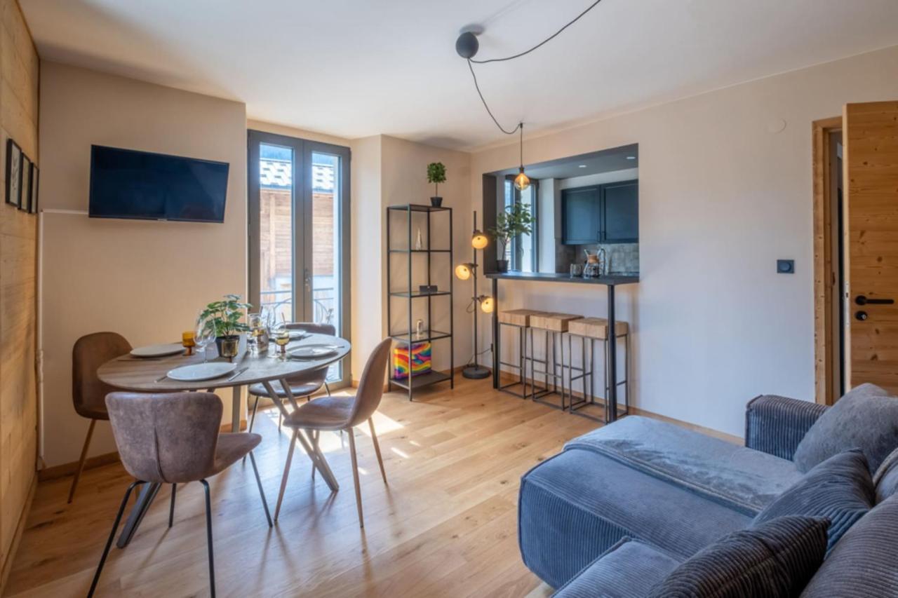 Newly Renovated Apartment With Mont Blanc View Chamonix Zewnętrze zdjęcie